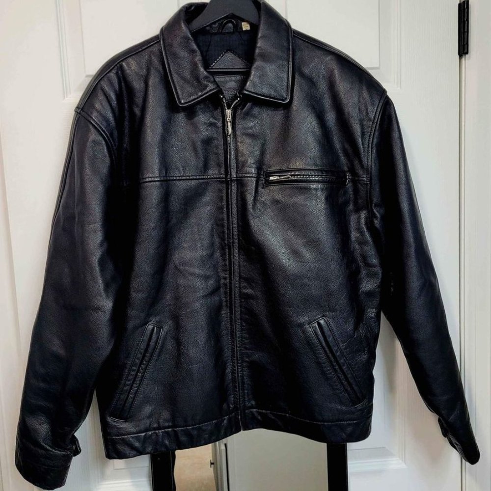 Roundtree & Yorke Genuine Leather Jacket Style. Size M. Current price OBO